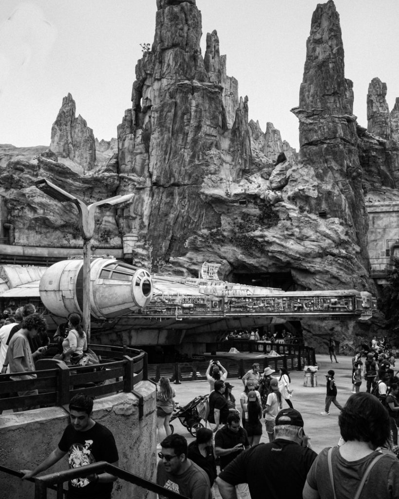 Does Disneyland Star Wars Land fail?